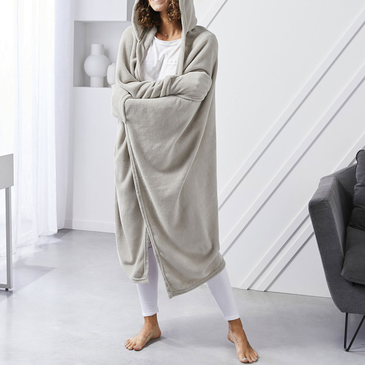 Very soft hooded blanket 115 x 165 cm