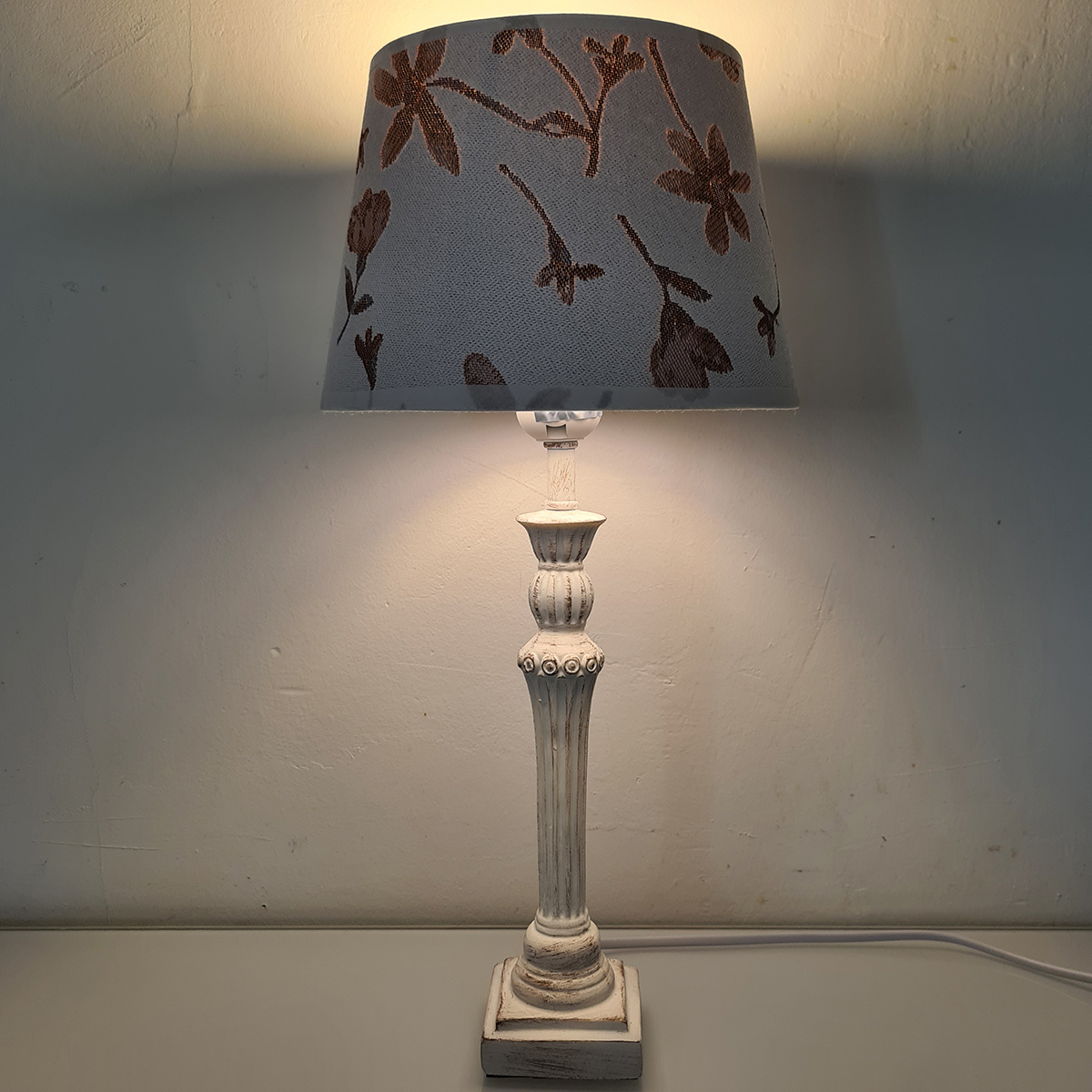 White patinated foot table lamp 43 cm