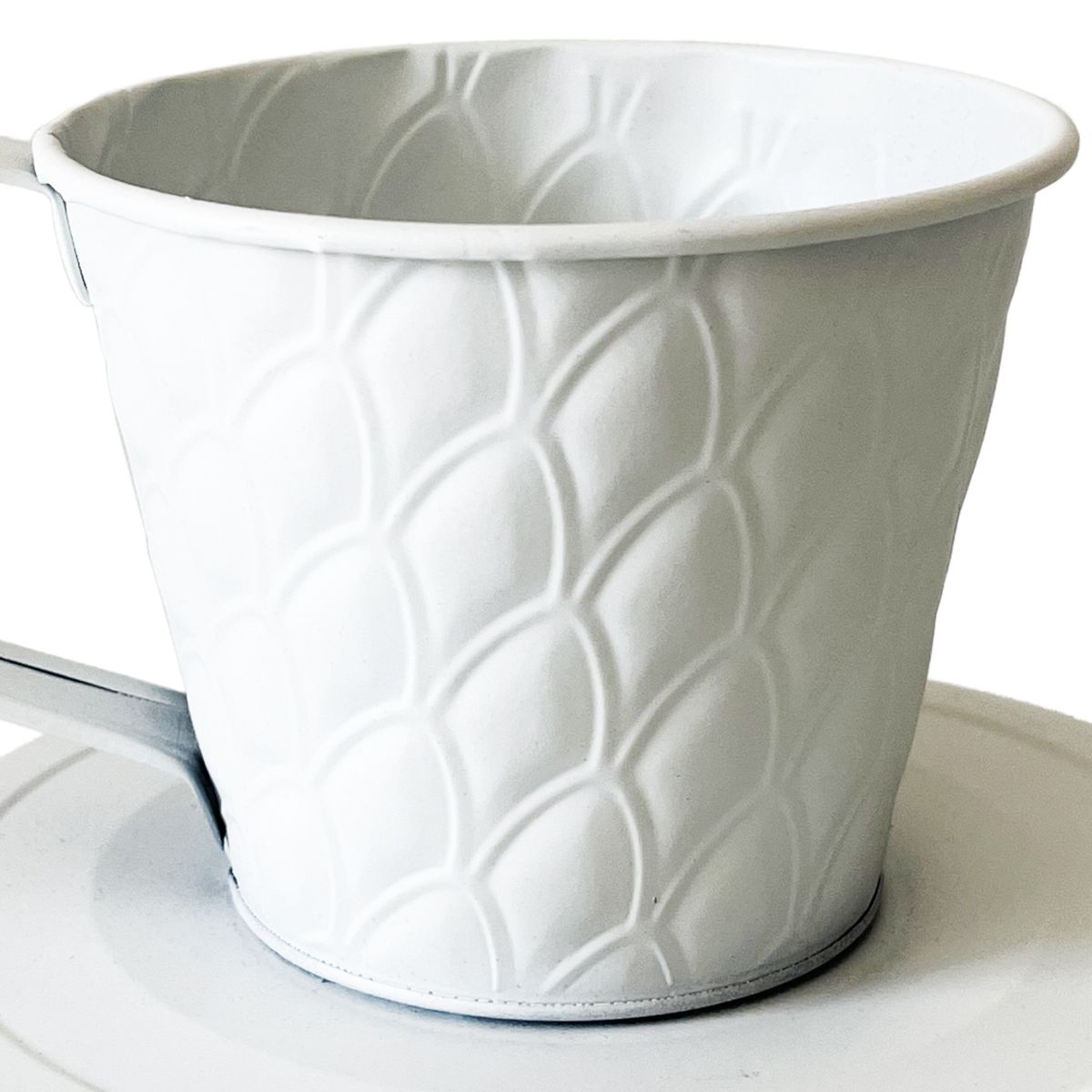 Flower pot cover in white metal in the shape of a cup
