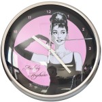 Audrey Hepburn breakfast at tiffany's clock