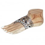 Decorative henna foot in wood 28 cm