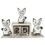 Perpetual wooden calendar white cats
