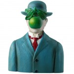 Magritte - The Son of Man Figurine 13 cm