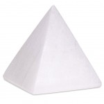 Selenite pyramid 11 cm