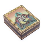 Decorative box in mango wood with sand drawing.