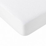 Protects plastic mattress 140 x 190 cm
