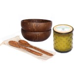 Gift box 2 bowls and 2 coconut spoons and an Aloe Vera candle